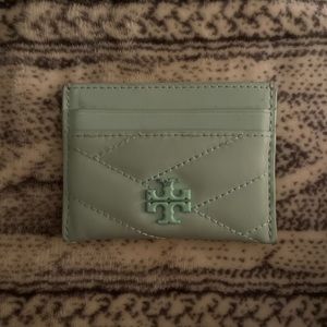 ✨Price drop 💜 Tory Burch Kira Chevron Case✨